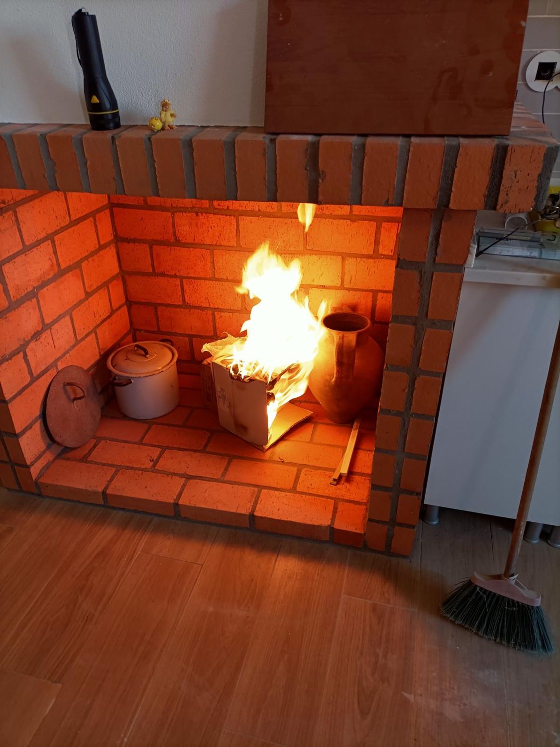 O primeiro lume na lareira nova